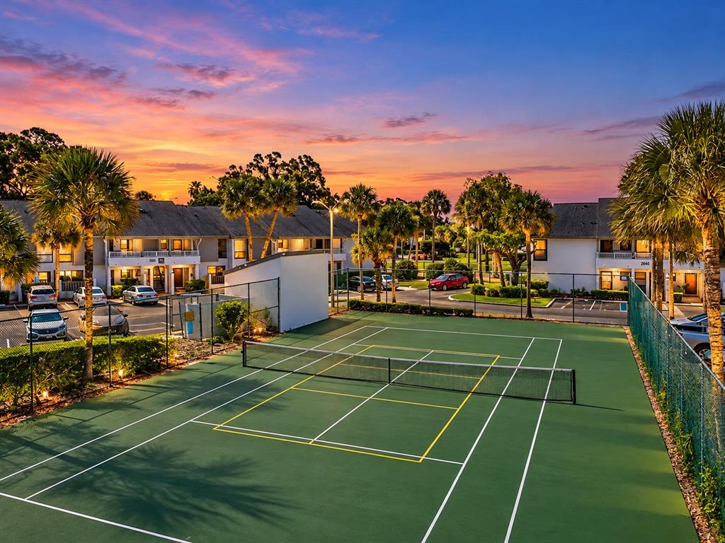 2132 LAKEWOOD CLUB DRIVE S UNIT 8B, ST PETERSBURG, FL — photo 4 of 47