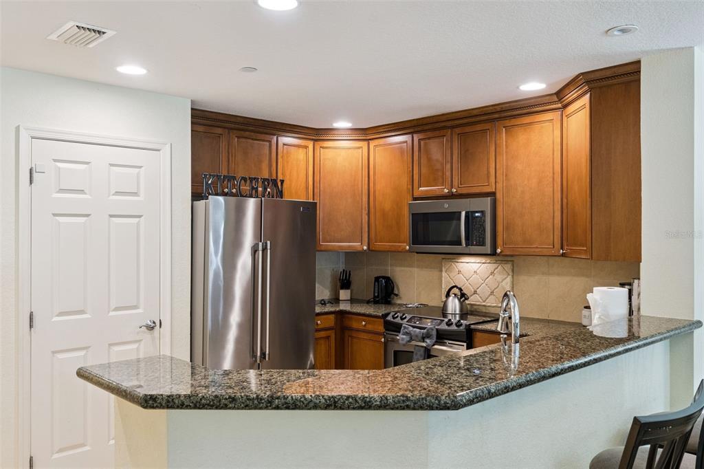 7656 WHISPER WAY UNIT 102, REUNION, FL — photo 4 of 60