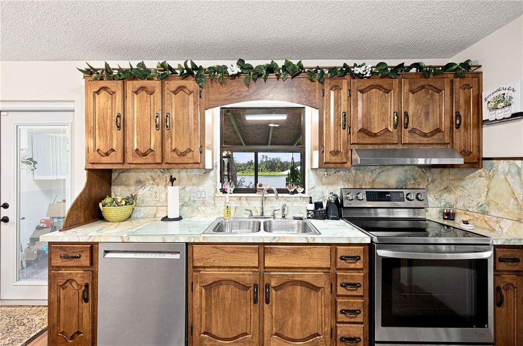 107 CHURCH LAKE DRIVE, INTERLACHEN, FL — photo 4 of 30