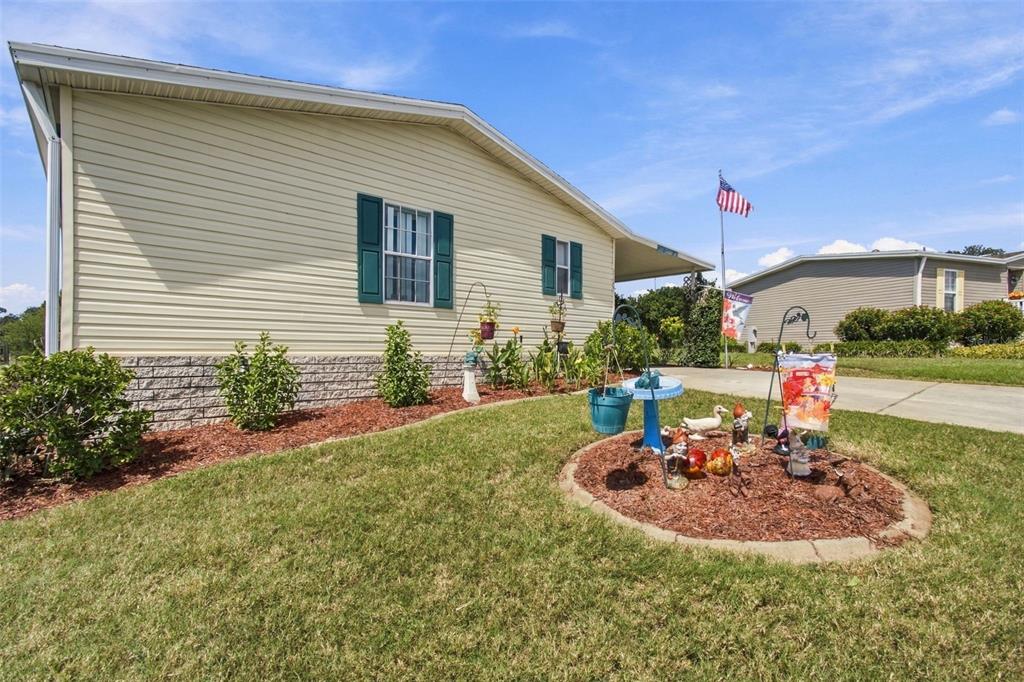 37340 NEUKOM AVENUE, ZEPHYRHILLS, FL — photo 2 of 94