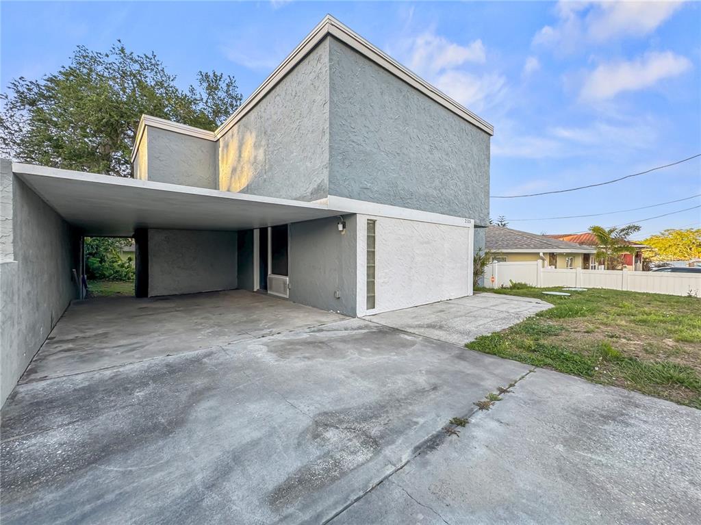 2115 W IVY STREET, TAMPA, FL — photo 3 of 18