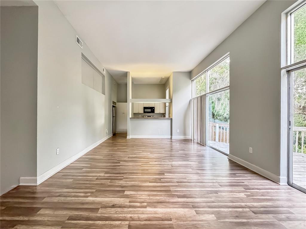 2115 W IVY STREET, TAMPA, FL — photo 4 of 18