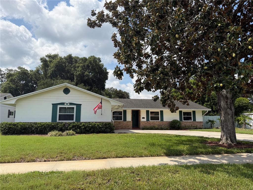 810 SWEETBRIAR ROAD