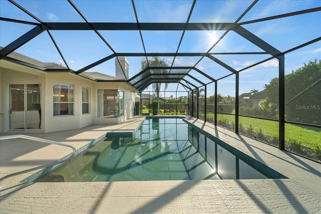 4321 PRESIDENTIAL AVENUE CIRCLE E, BRADENTON, FL — photo 2 of 30