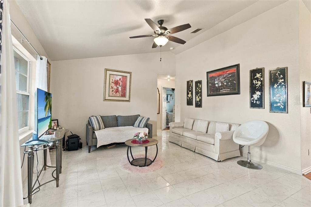 417 TRAFALGAR PARKWAY, CAPE CORAL, FL — photo 4 of 22