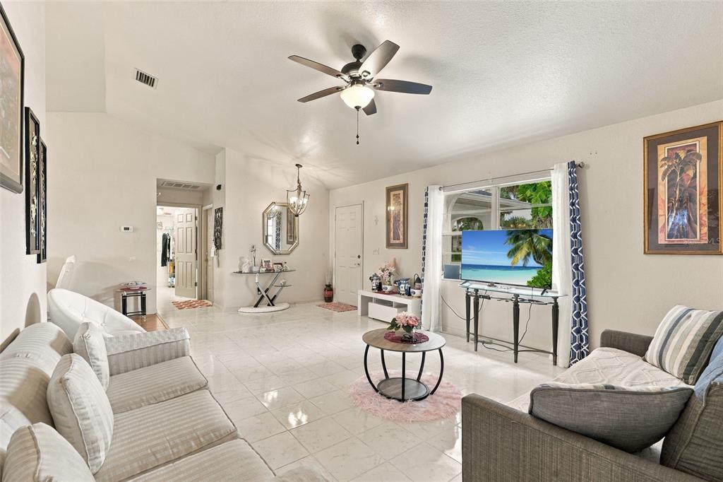 417 TRAFALGAR PARKWAY, CAPE CORAL, FL — photo 5 of 22