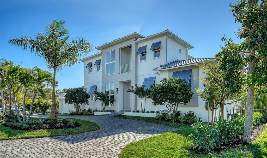 558 VENICE LANE