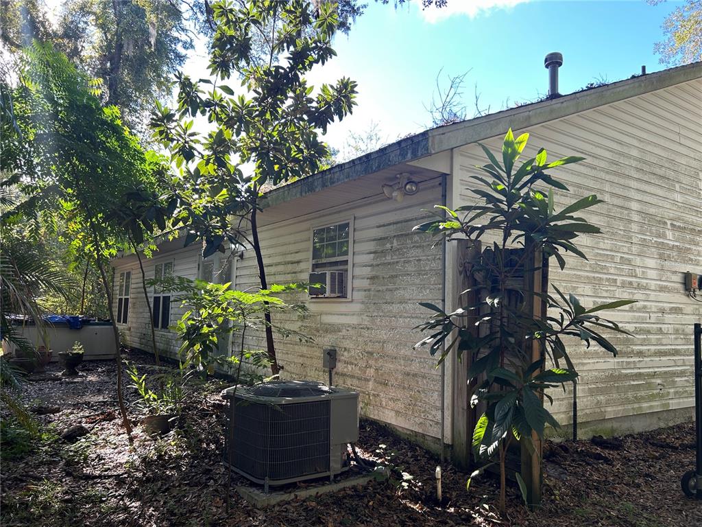 608 NW 9TH COURT, WILLISTON, FL — photo 5 of 6