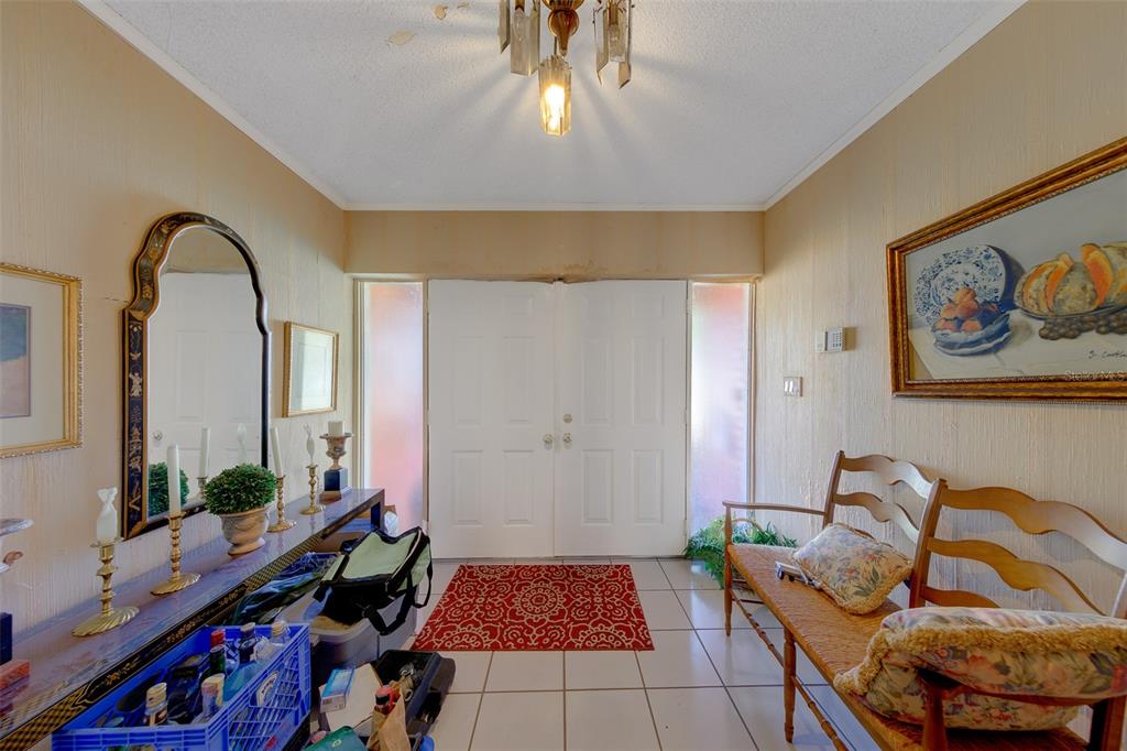 1105 WOODCREST AVENUE, CLEARWATER, FL — photo 4 of 30