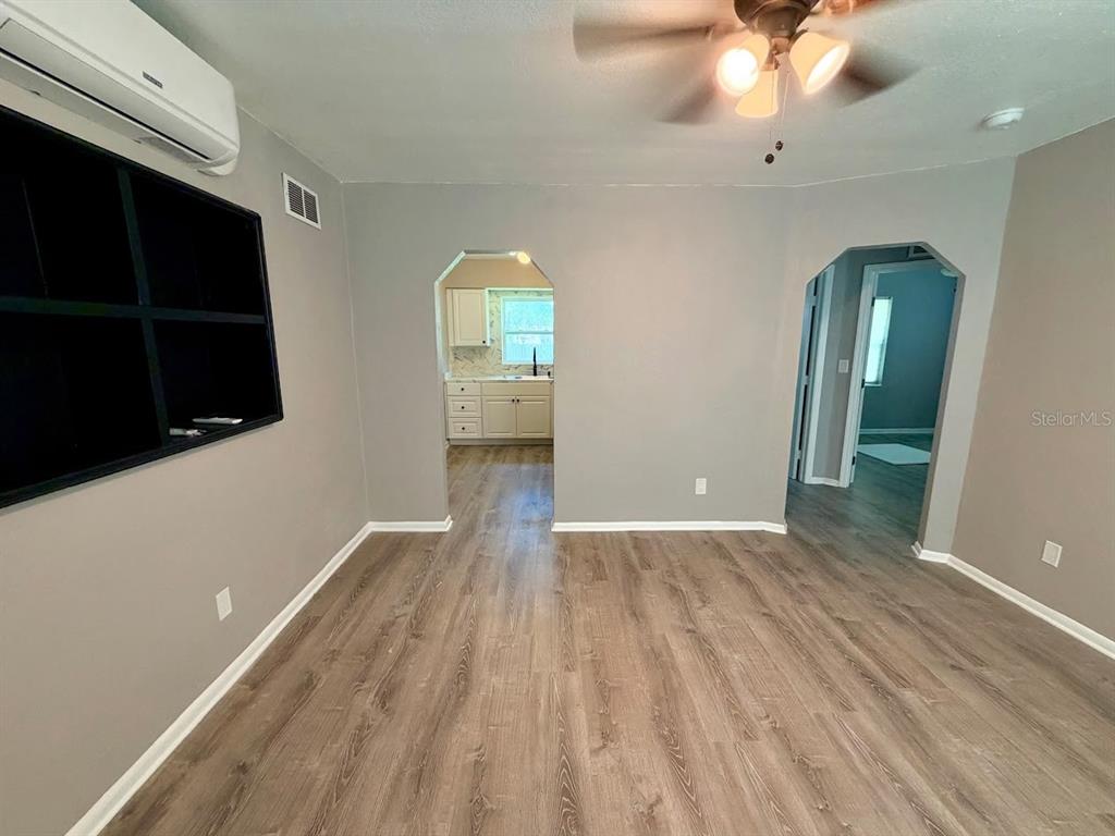 704 E RICHMERE STREET, TAMPA, FL — photo 2 of 25