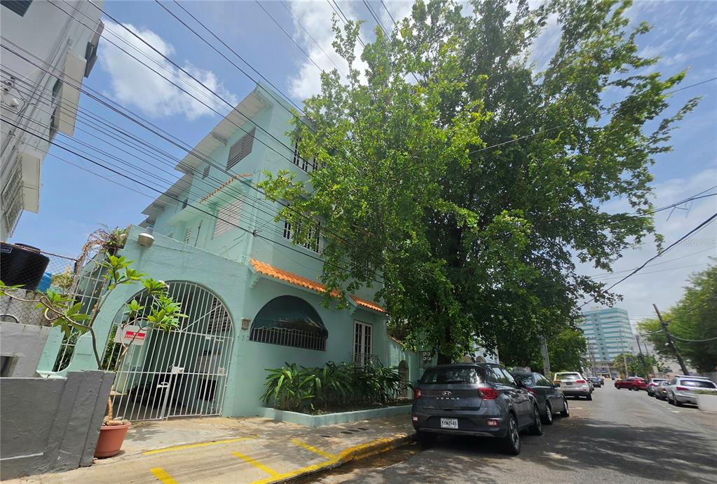 153 DEL PARQUE STREET
