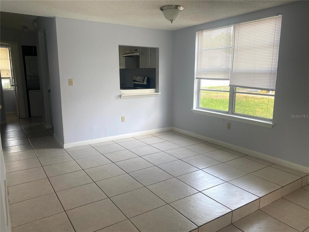 12086 MENDEL DRIVE, ORLANDO, FL — photo 4 of 17