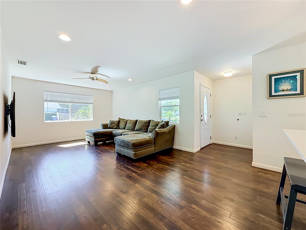 1852 SOURWOOD BOULEVARD, DUNEDIN, FL — photo 4 of 41