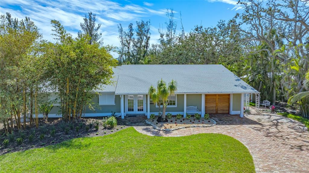 618 BUTTONWOOD DRIVE