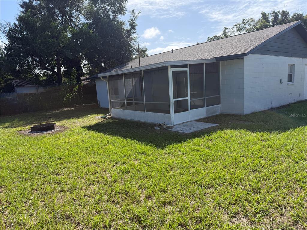 511 COCOPLUM DR, SEFFNER, FL — photo 2 of 10