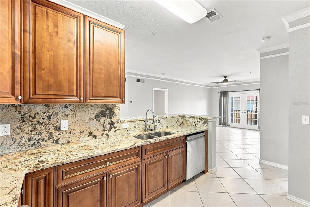 4333 BAYSIDE VILLAGE DRIVE UNIT 206, TAMPA, FL — photo 5 of 30