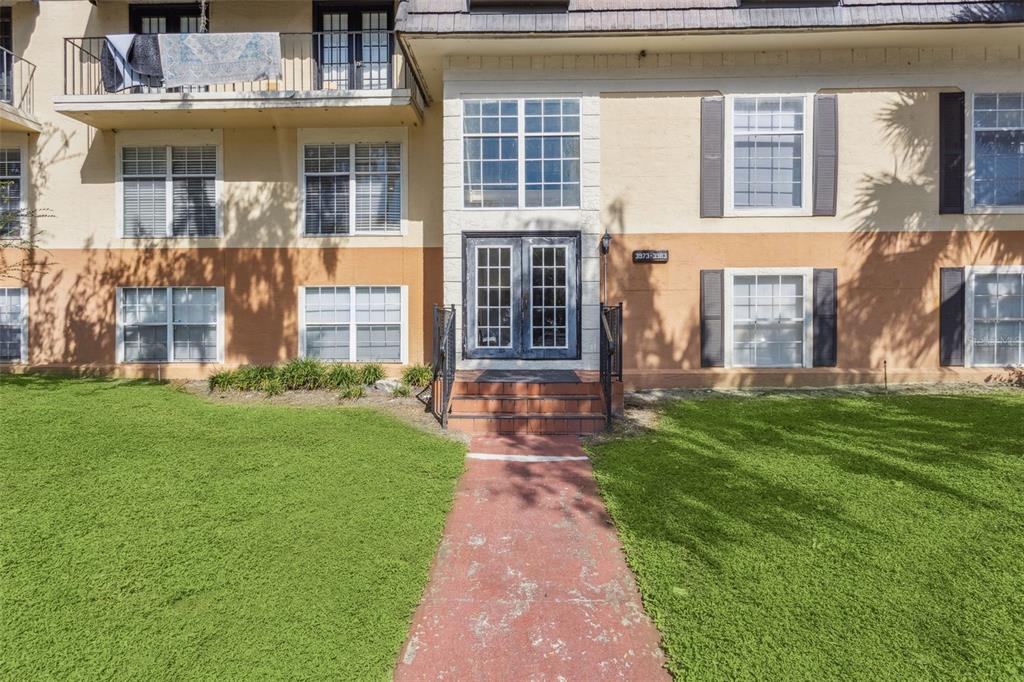 3981 VERSAILLES DR UNIT 3981F