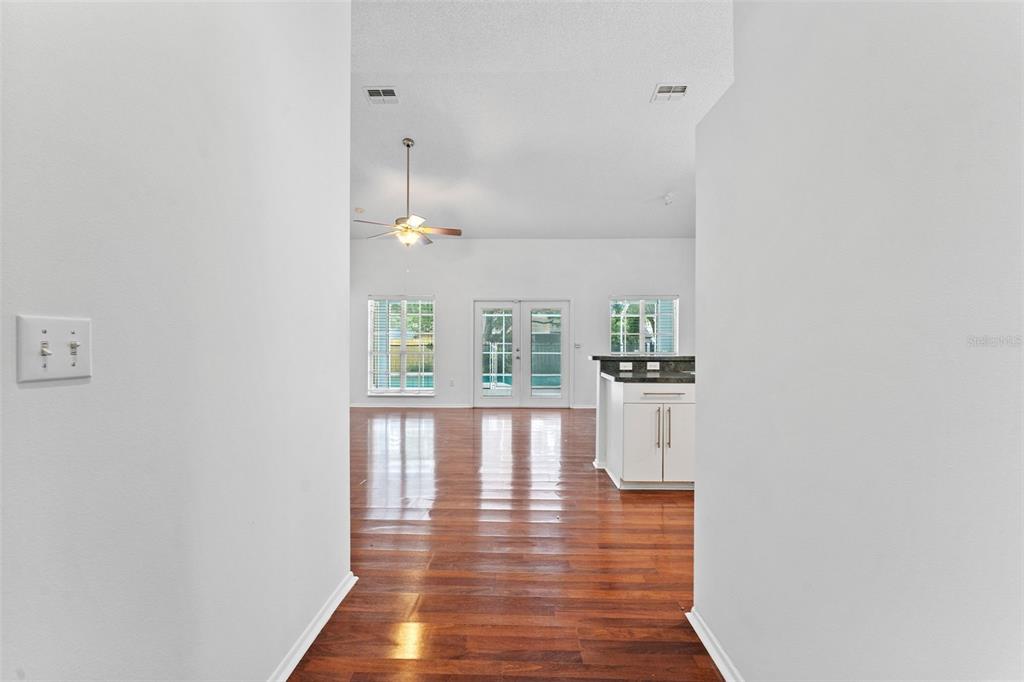 1435 CLUB DRIVE, TARPON SPRINGS, FL — photo 5 of 31