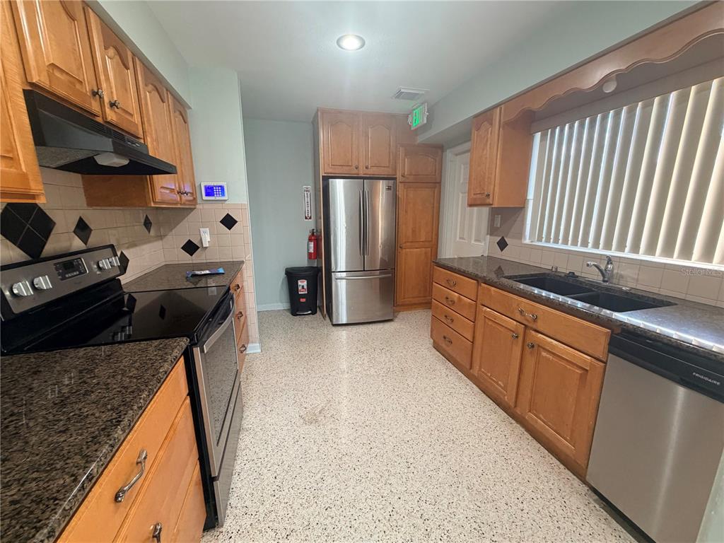 3111 26TH STREET W, BRADENTON, FL — photo 5 of 23