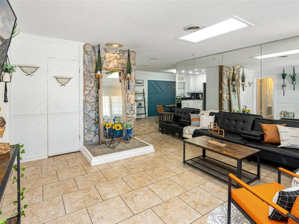 4326 BLONIGEN AVENUE, ORLANDO, FL — photo 4 of 28