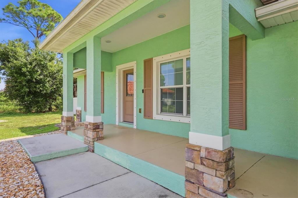 150 GREEN PINE PARK, ROTONDA WEST, FL — photo 2 of 30