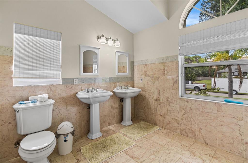 1040 BAY HARBOR DRIVE, ENGLEWOOD, FL — photo 4 of 10