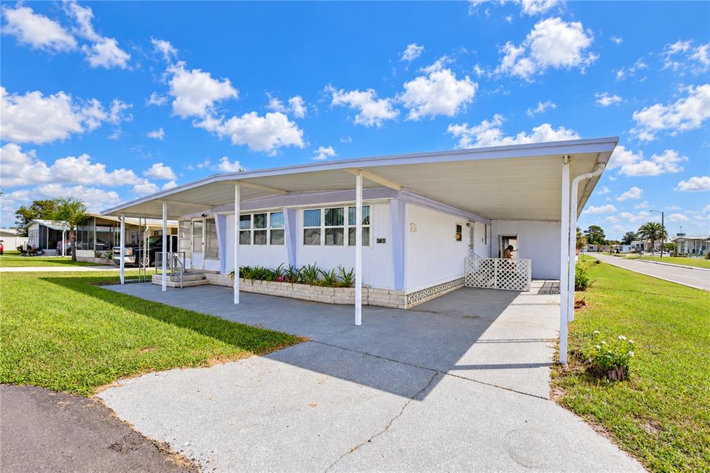 4710 WINDY LANE, ZEPHYRHILLS, FL — photo 2 of 38