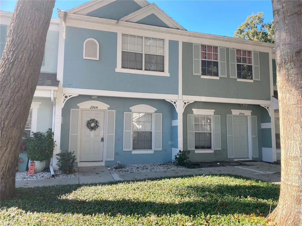 2904 WOODLANDS PARK COURT