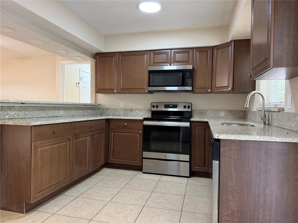 609 MAGGIE CIRCLE, WINTER HAVEN, FL — photo 5 of 23
