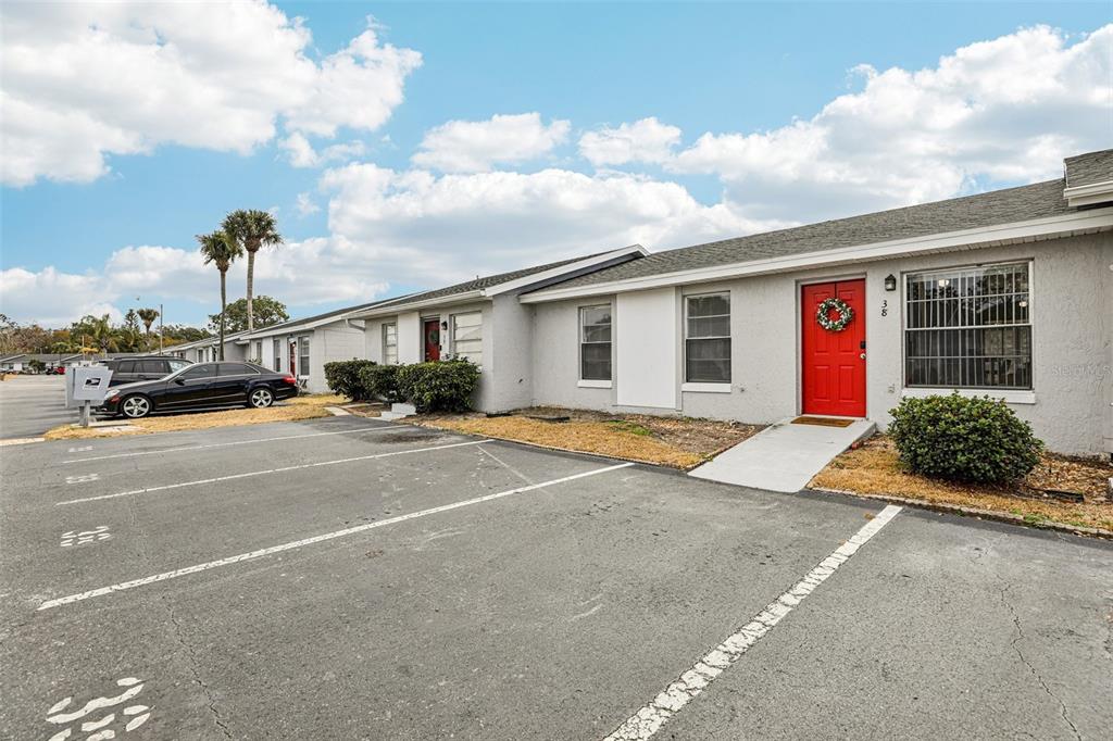 38 LAKE VILLA WAY