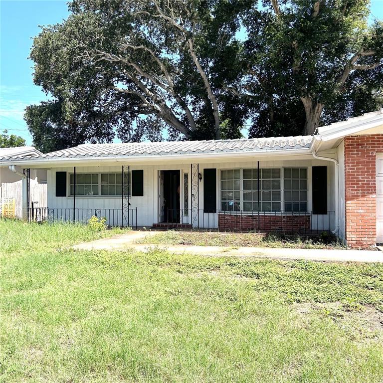 2152 GREENBRIAR BOULEVARD
