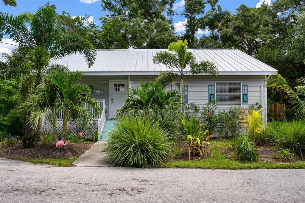 3476 WINTON AVENUE, SARASOTA, FL — photo 3 of 30