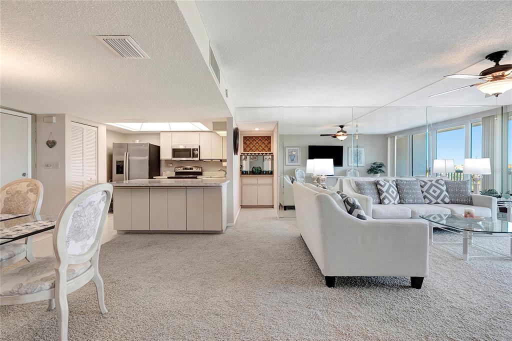 500 TREASURE ISLAND CSWY UNIT 501, TREASURE ISLAND, FL — photo 5 of 34