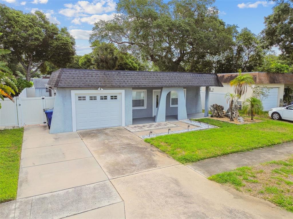 12257 ELDON DRIVE, LARGO, FL — photo 3 of 30