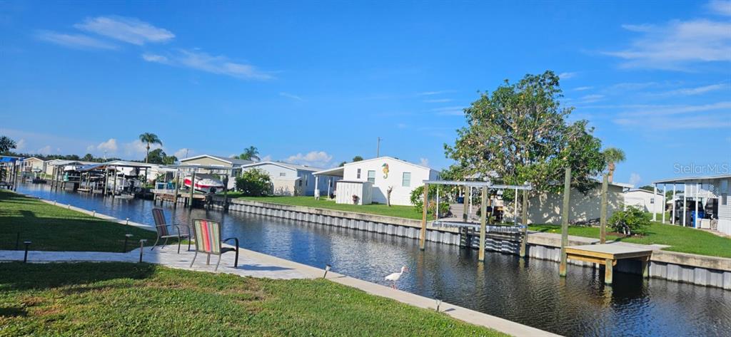 122 W SAINT ANNES CIRCLE, APOLLO BEACH, FL — photo 2 of 12