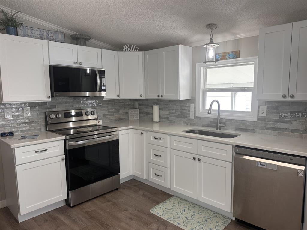 122 W SAINT ANNES CIRCLE, APOLLO BEACH, FL — photo 5 of 12