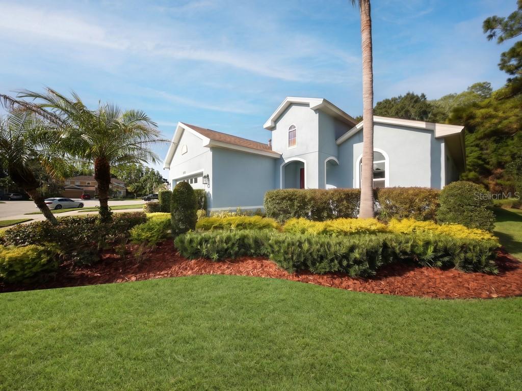 8710 PRESTON WOODS COURT, LAND O LAKES, FL — photo 3 of 30