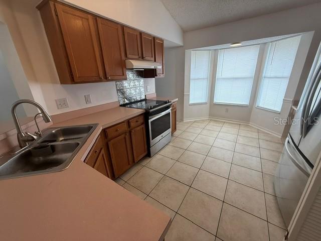 204 S SOMERSET COURT, SANFORD, FL — photo 3 of 14