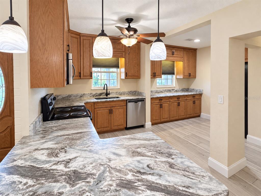 8915 59TH WAY N, PINELLAS PARK, FL — photo 3 of 20