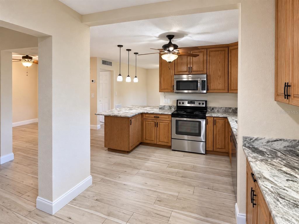 8915 59TH WAY N, PINELLAS PARK, FL — photo 4 of 20