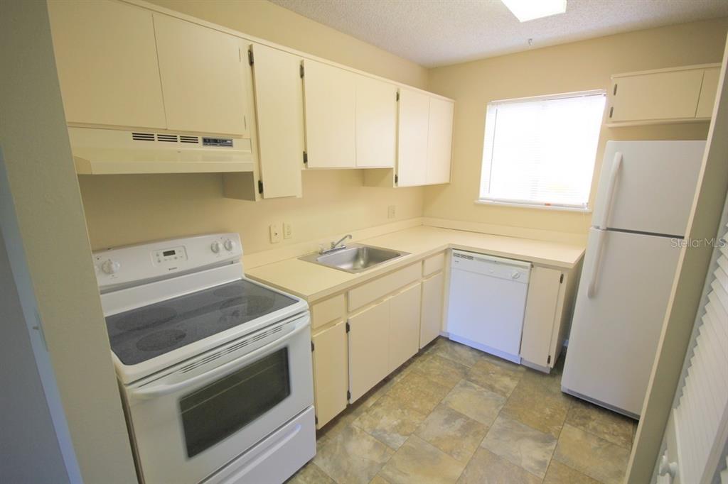 22640 WATERSEDGE BOULEVARD UNIT 64, LAND O LAKES, FL — photo 4 of 22
