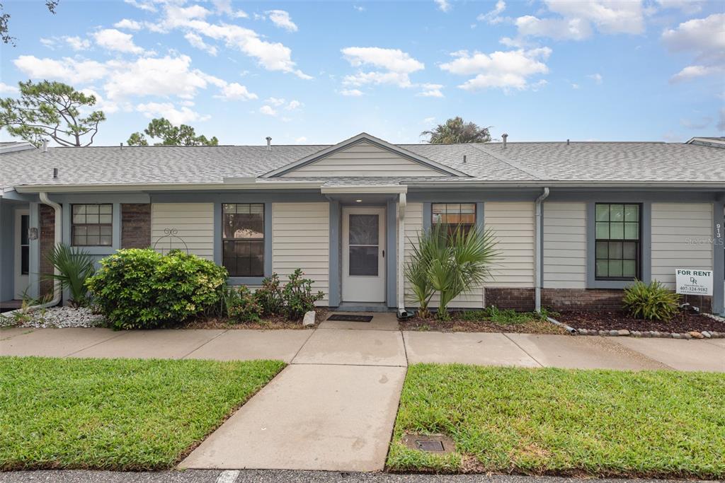 915 FAIRVILLA DRIVE