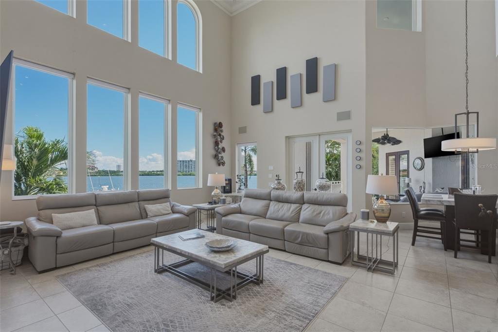 7851 9TH AVENUE S, ST PETERSBURG, FL — photo 4 of 90