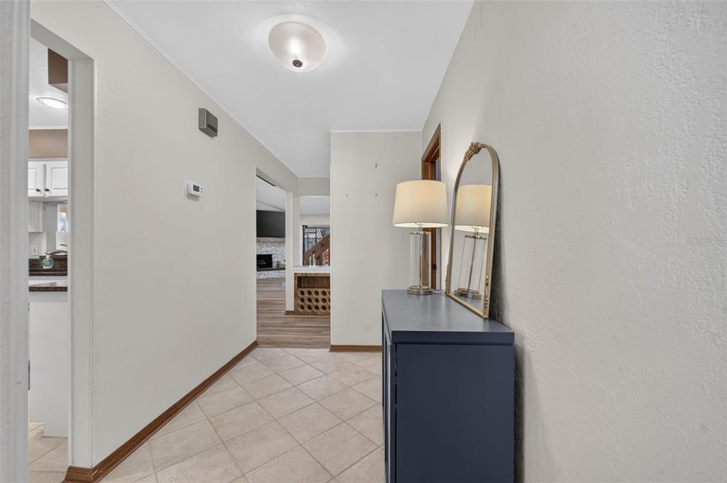 1010 W PEBBLE BEACH CIRCLE, WINTER SPRINGS, FL — photo 3 of 30