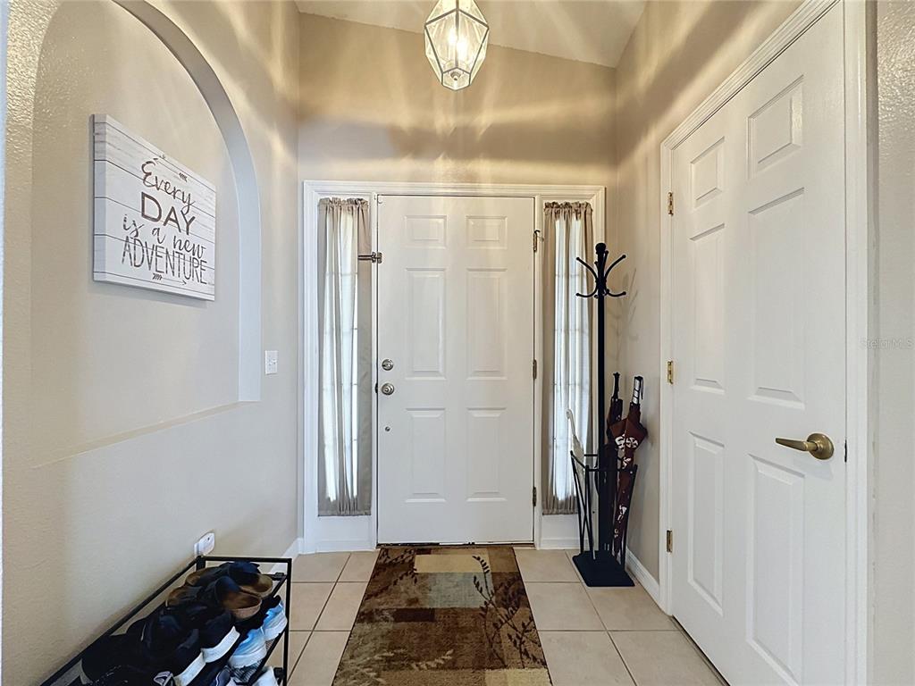 866 KNIGHTSBRIDGE CIR, DAVENPORT, FL — photo 3 of 52