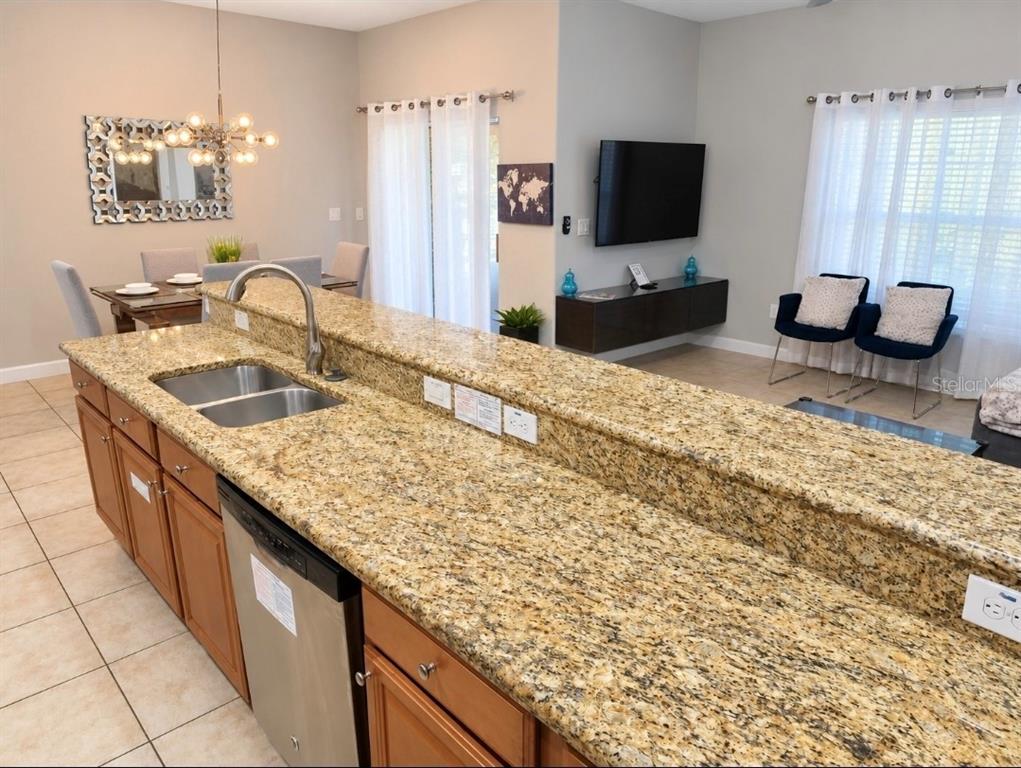 8961 BISMARCK PALM RD, KISSIMMEE, FL — photo 2 of 20