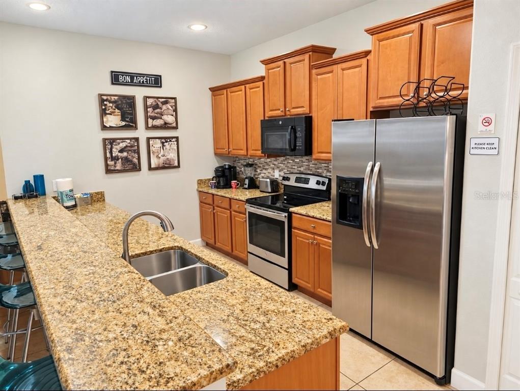 8961 BISMARCK PALM RD, KISSIMMEE, FL — photo 3 of 20