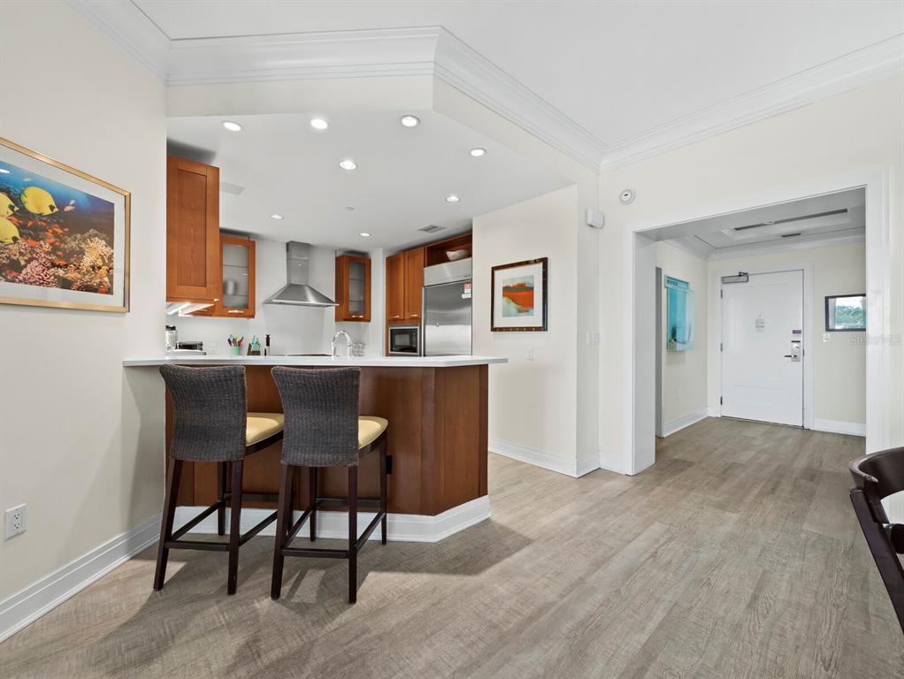 915 SEASIDE DRIVE UNIT 310, SARASOTA, FL — photo 3 of 30