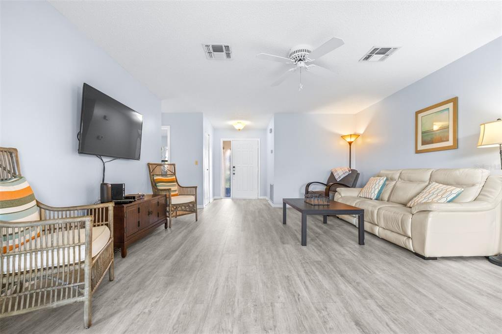 1521 LELAND DRIVE, SUN CITY CENTER, FL — photo 4 of 30
