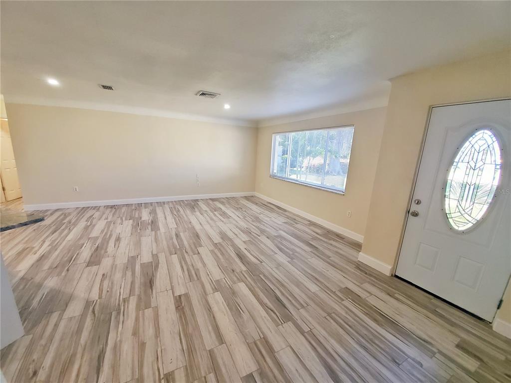 2661 COLUMBUS WAY S, ST PETERSBURG, FL — photo 2 of 32